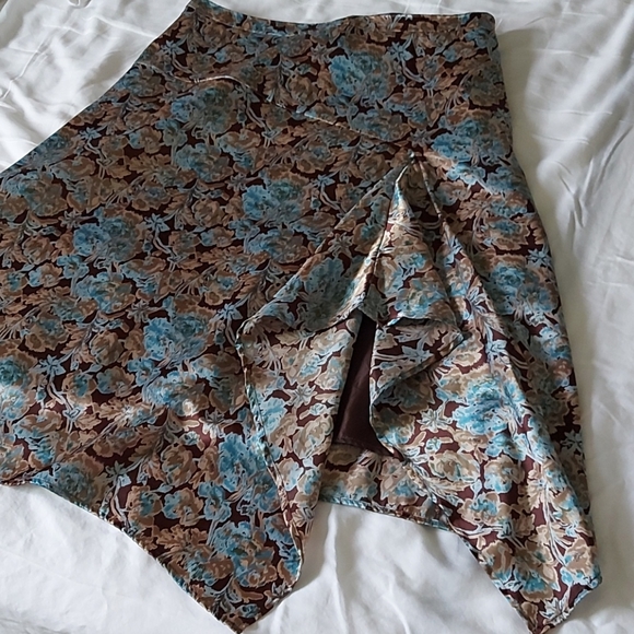 Silky A-line skirt - Picture 7 of 7